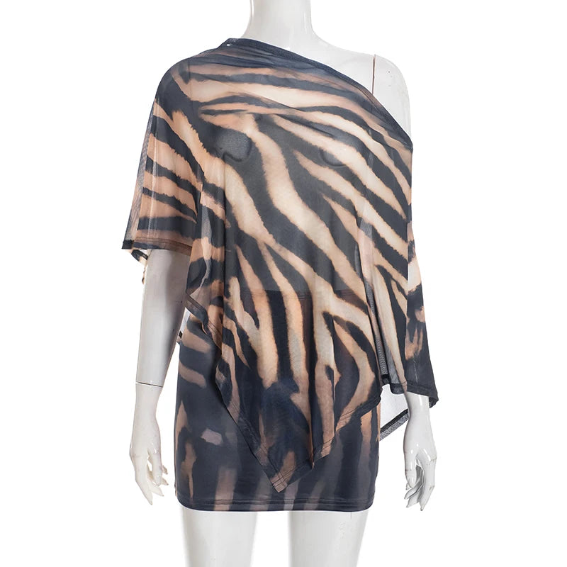 ITGIRLSOCIETY Claw Print One-Shoulder Top & Skirt Set