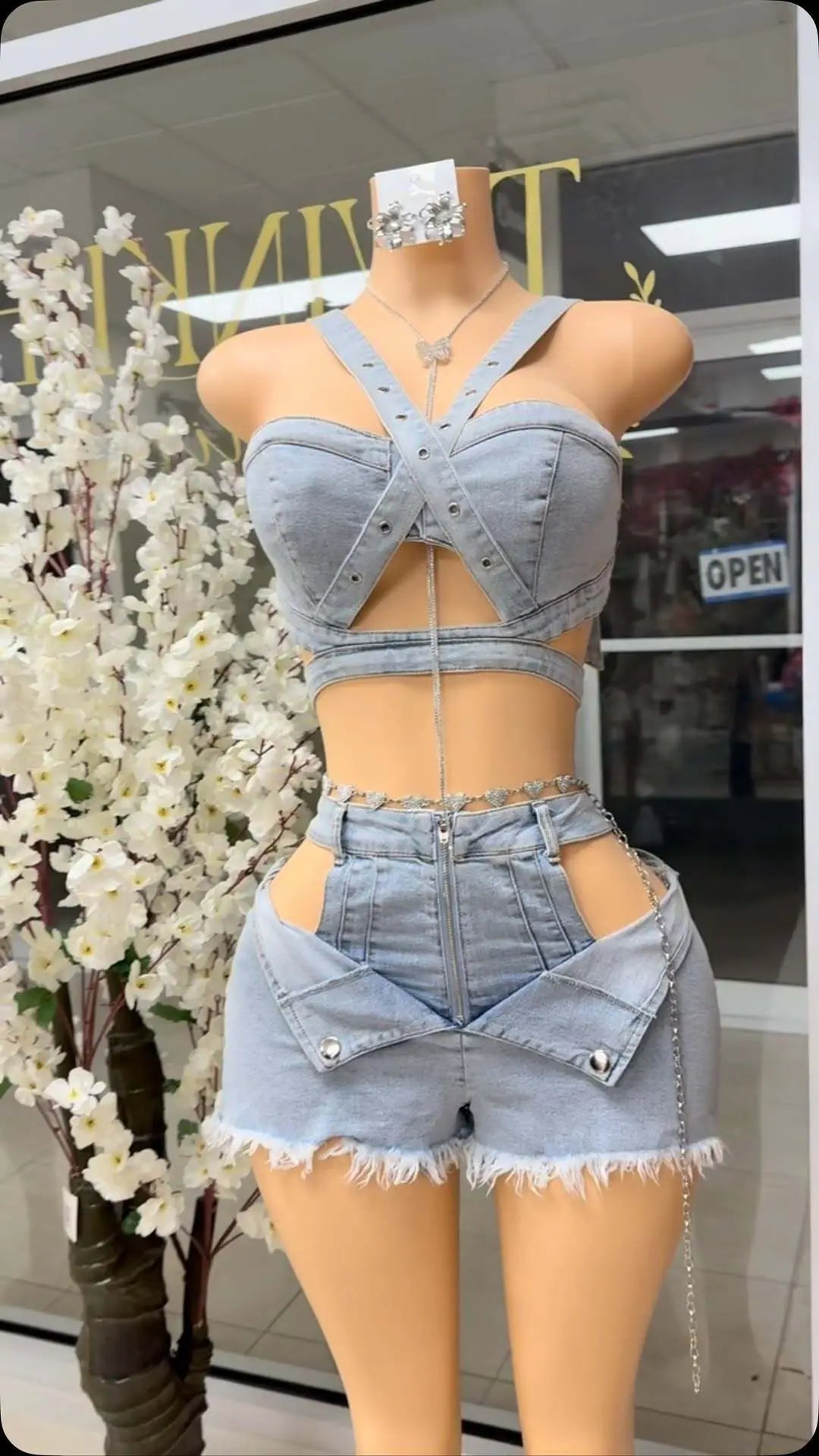 ITGIRLSOCIETY Hollow-Out Denim Strapless Top & Shorts Set